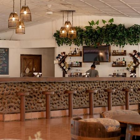 Hotel La Isla Parrita Extérieur photo