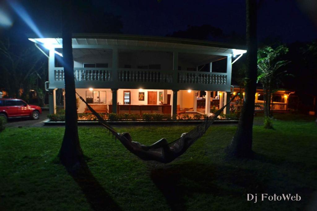 Hotel La Isla Parrita Extérieur photo