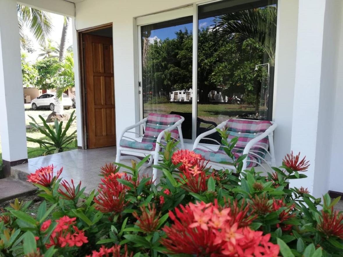 Hotel La Isla Parrita Extérieur photo