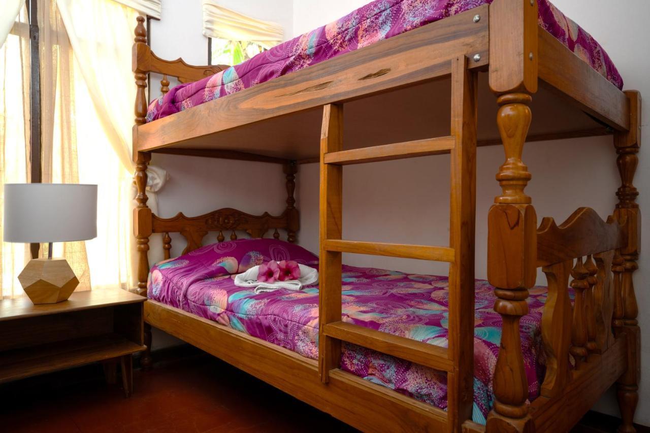 Hotel La Isla Parrita Extérieur photo