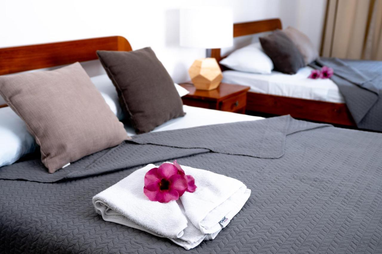 Hotel La Isla Parrita Extérieur photo